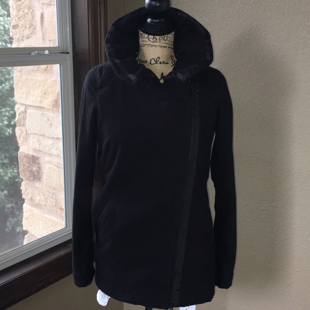 LULULEMON JACKET